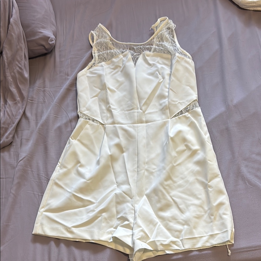 White Jumpsuit with Elegant Silhouette and Lightweight Fabric